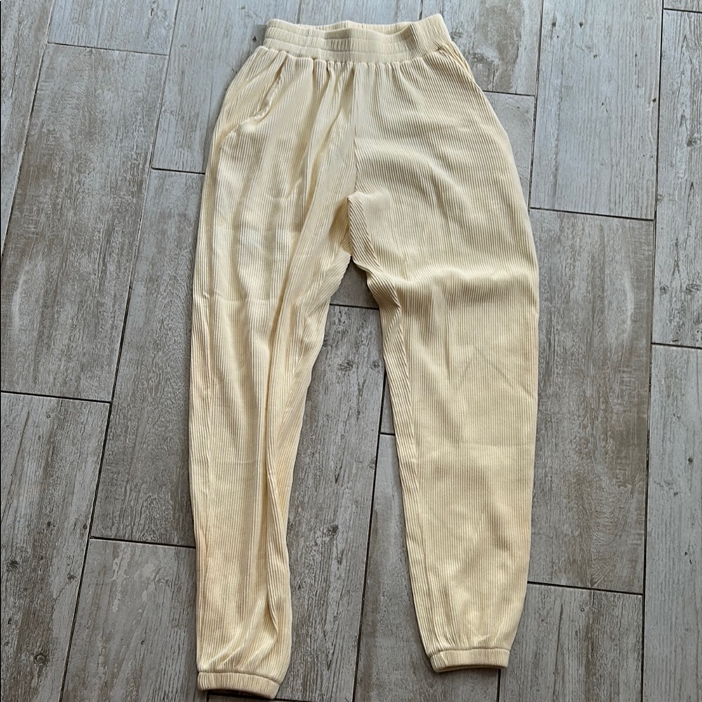 Cream Ribbed Jogger Sweat Pants - Size Small